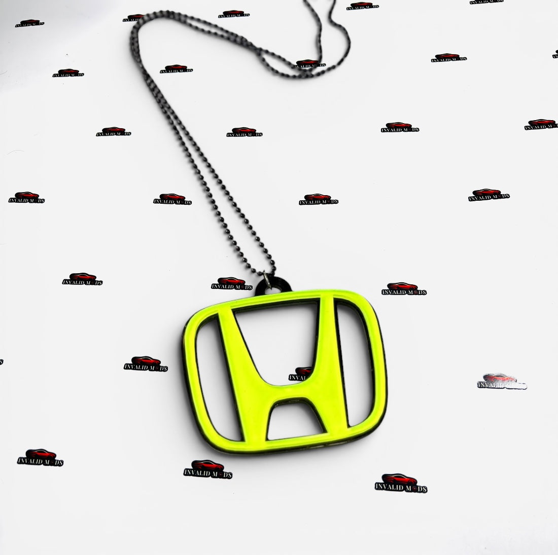 "Fluorescent Green Car Mirror Hanging – Stylish Interior Car Accessory for Modern Vehicles"