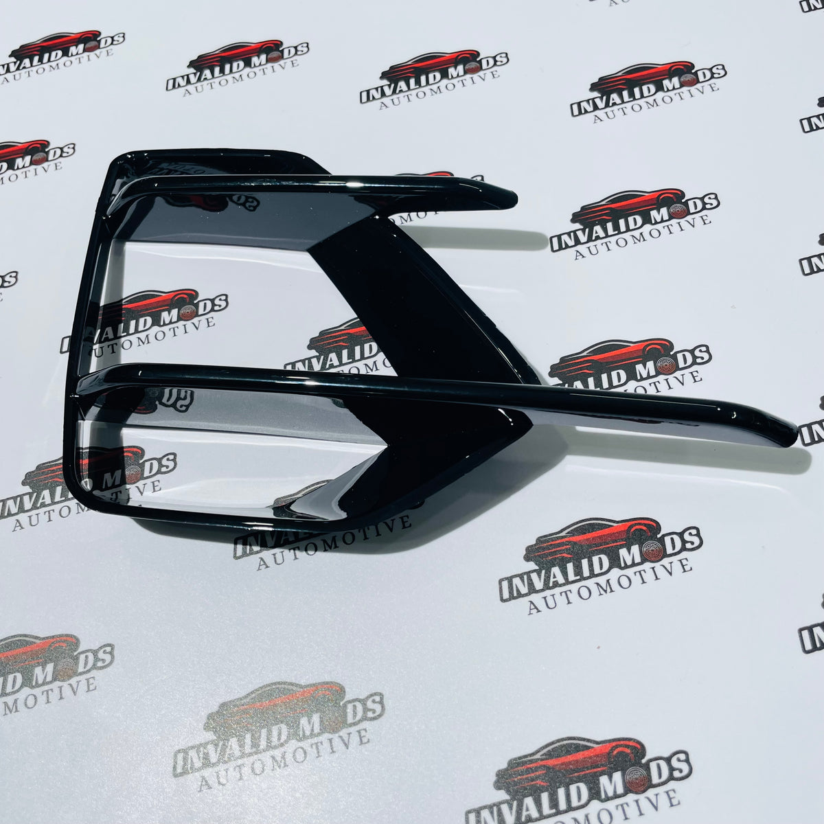 Volkswagen Virtus Fog Lamp Grille | Black & Carbon Fiber Front Bumper Upgrade