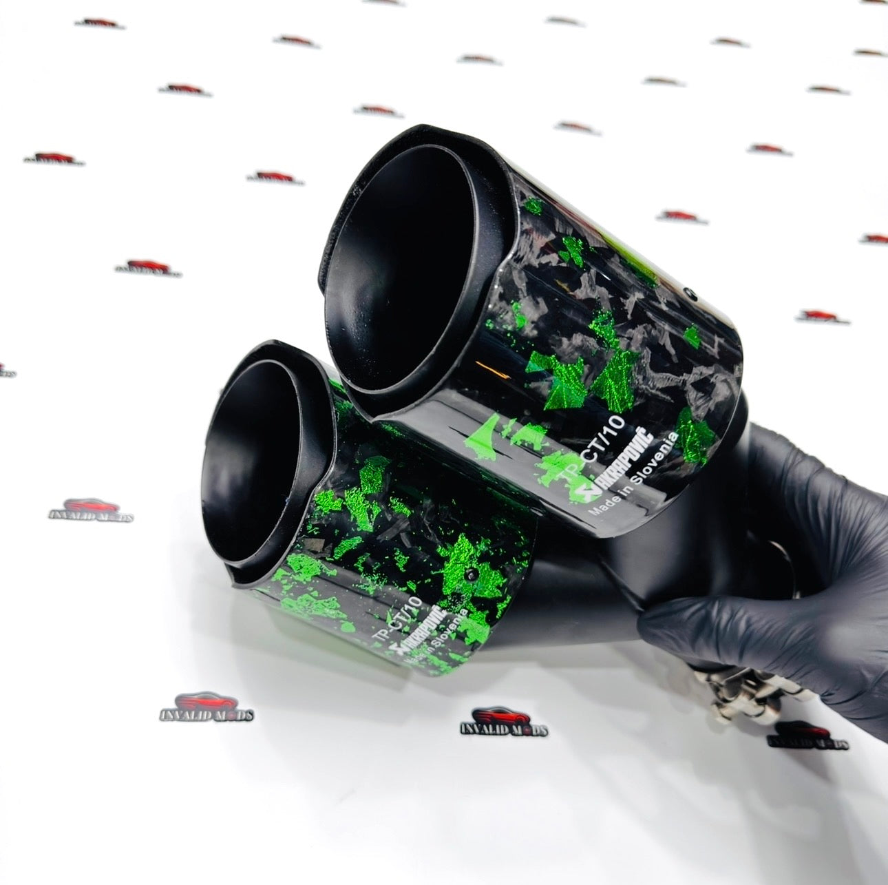 Akrapovic Dual Exhaust Tip – Green Forged Carbon | Universal Performance Upgrade