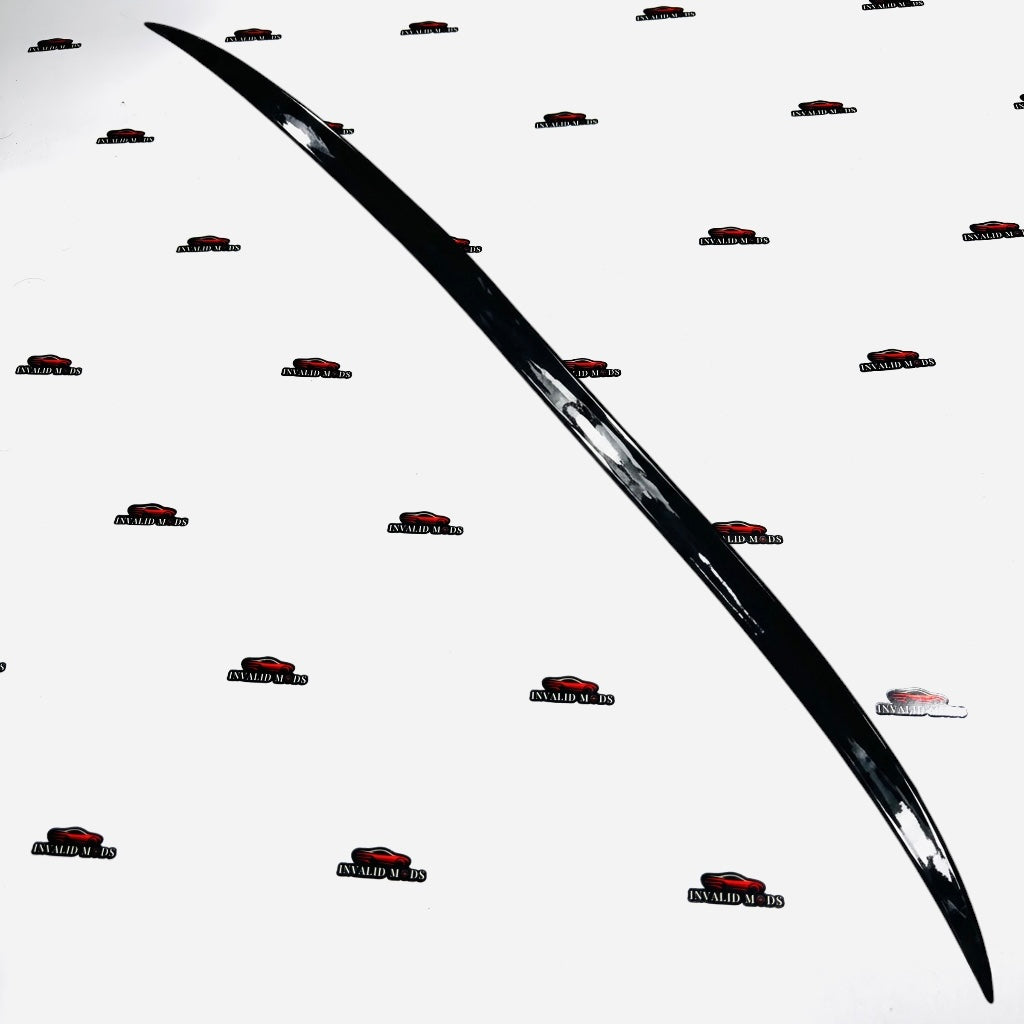 Universal Rear Spoiler Lip 1.38m | Black & Carbon Fiber Look Boot Lip