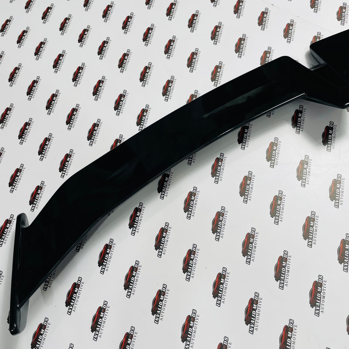 V Cut Style Universal Sedan Spoiler – Sporty Rear Wing (Universal Sedan)