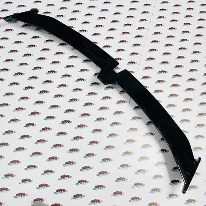 V Cut Style Universal Sedan Spoiler – Sporty Rear Wing (Universal Sedan)