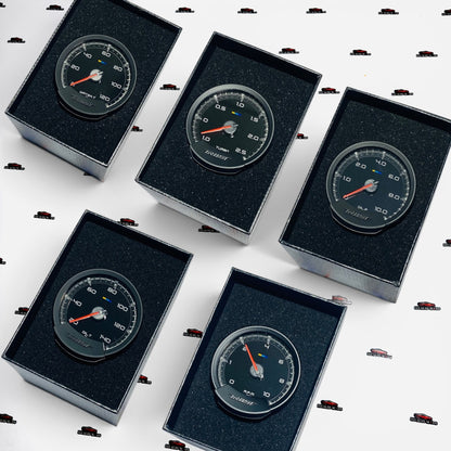 Universal GReddy Sirius Analog Boost Gauge – precise turbo pressure monitoring for cars with a sleek, motorsport-inspired design.