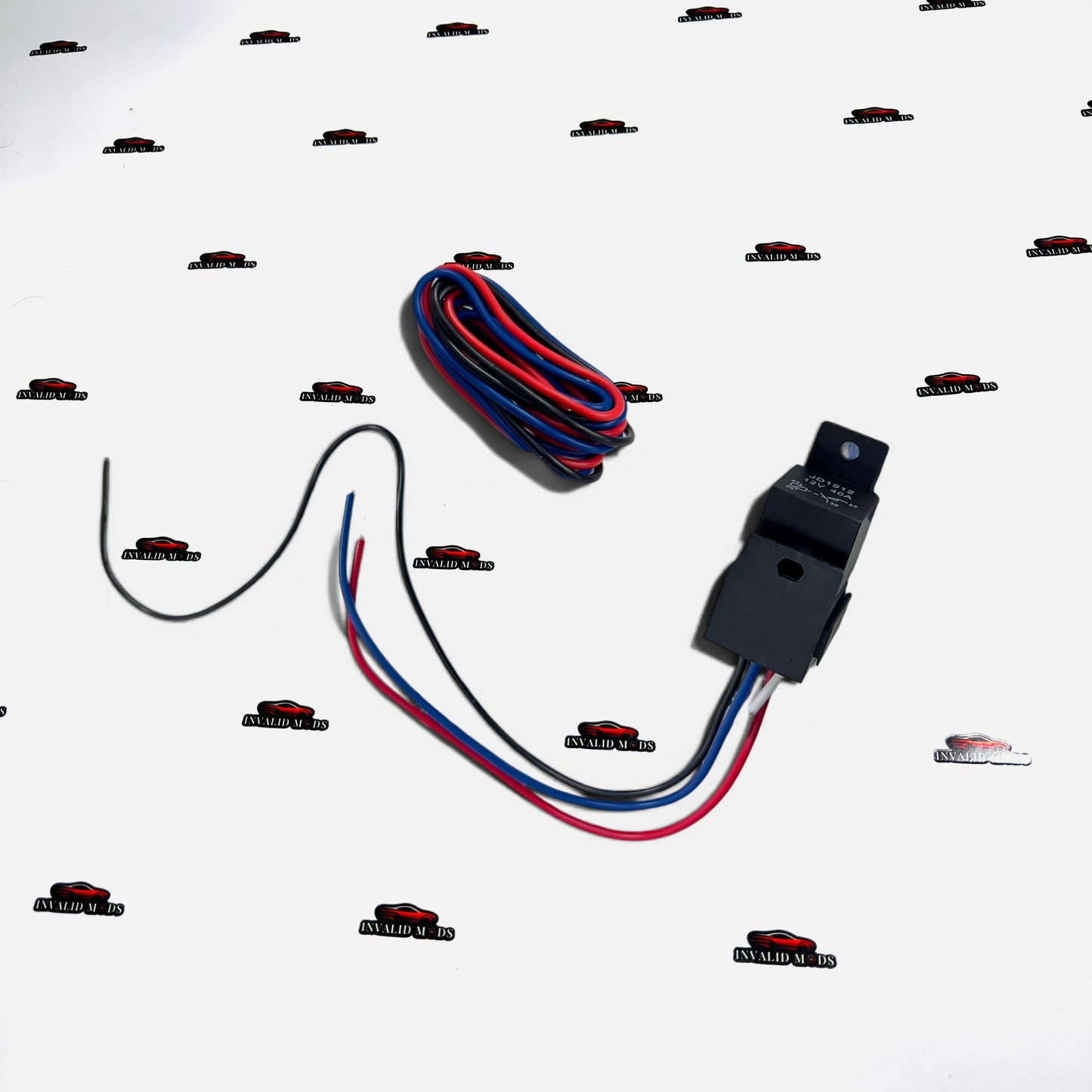 Universal Aircraft-Style Car Toggle Switch with Safety Cover – 12V ON/OFF Aftermarket Control
