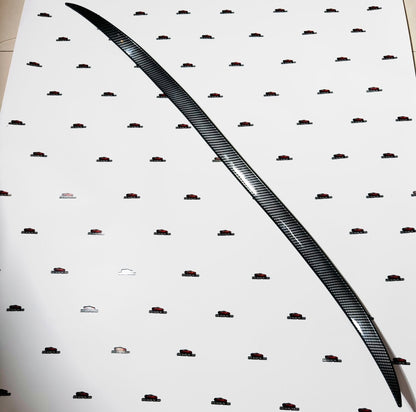 Universal Rear Spoiler Lip 1.38m | Black & Carbon Fiber Look Boot Lip