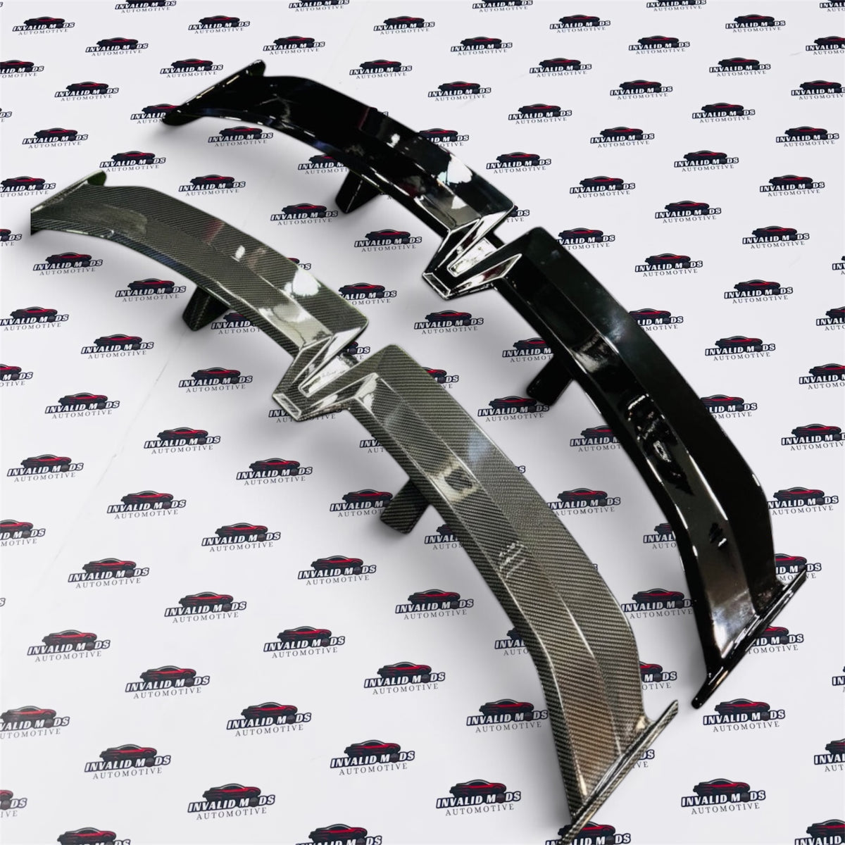 V Cut Style Universal Sedan Spoiler – Sporty Rear Wing (Universal Sedan)